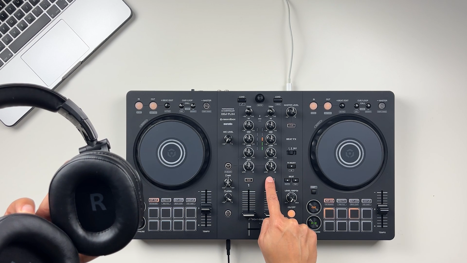Quel est le meilleur contrôleur DJ pour débuter ?